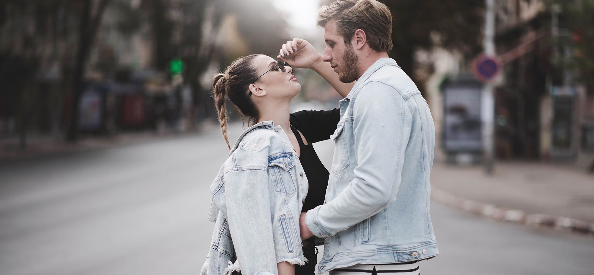 Taurus man has eyes contact with woman.